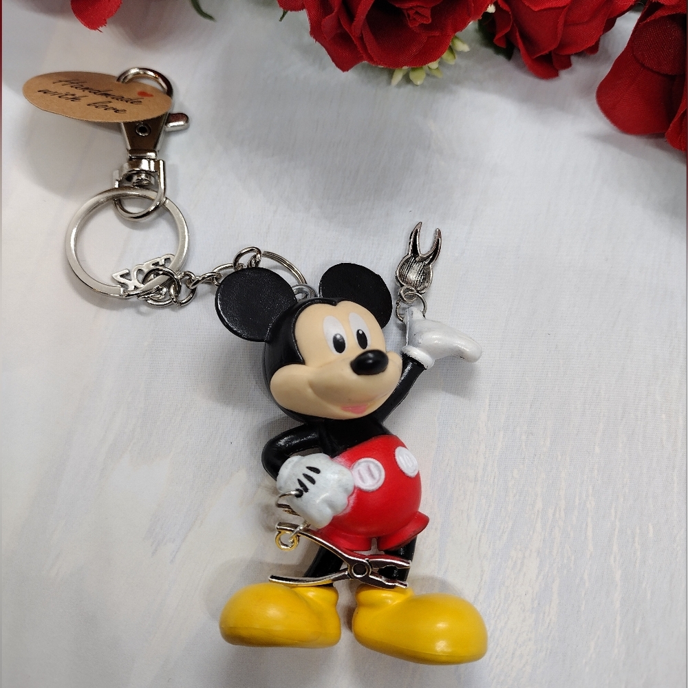 ⭐Mickey Mouse Pulls a Tooth Keychain with Tooth & Pliers Dentist Hygieni…